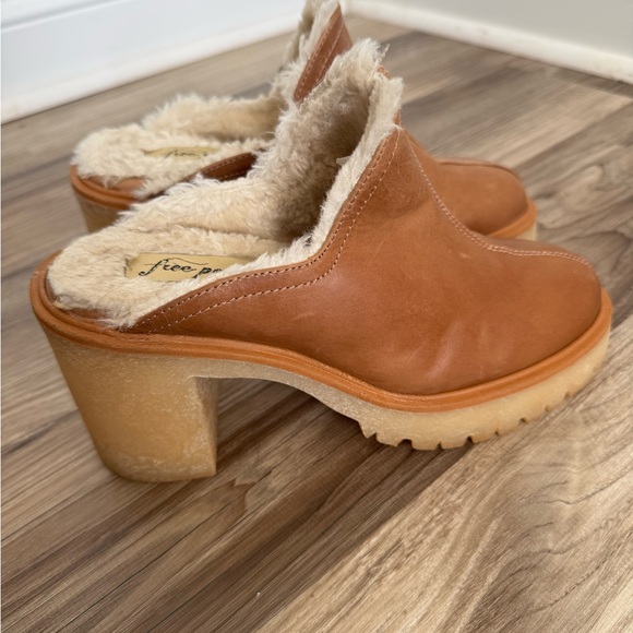 Free People James Cozy Mules Boho Lug Sole Leather EU 39/ US 8.5 - Picture 8 of 9